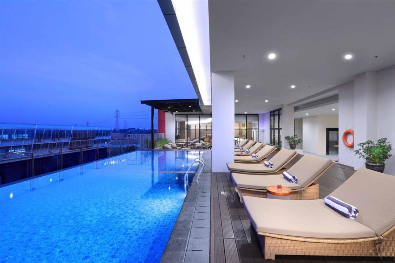 Hotel Quest Prime Cikarang By Aston Bekasi Esterno foto