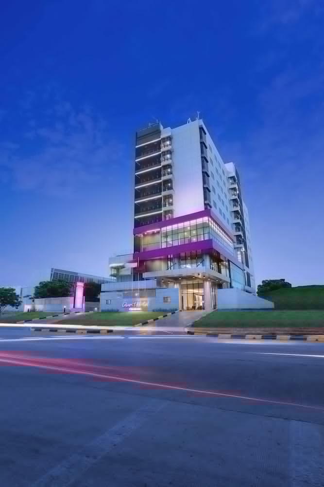 Hotel Quest Prime Cikarang By Aston Bekasi Esterno foto