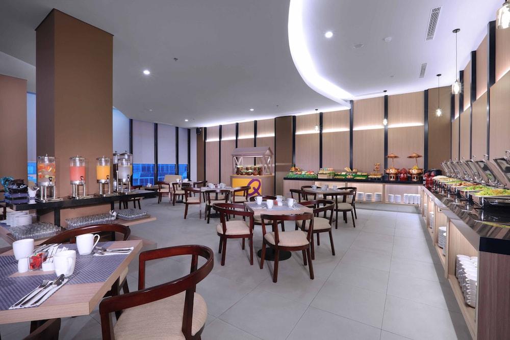 Hotel Quest Prime Cikarang By Aston Bekasi Esterno foto