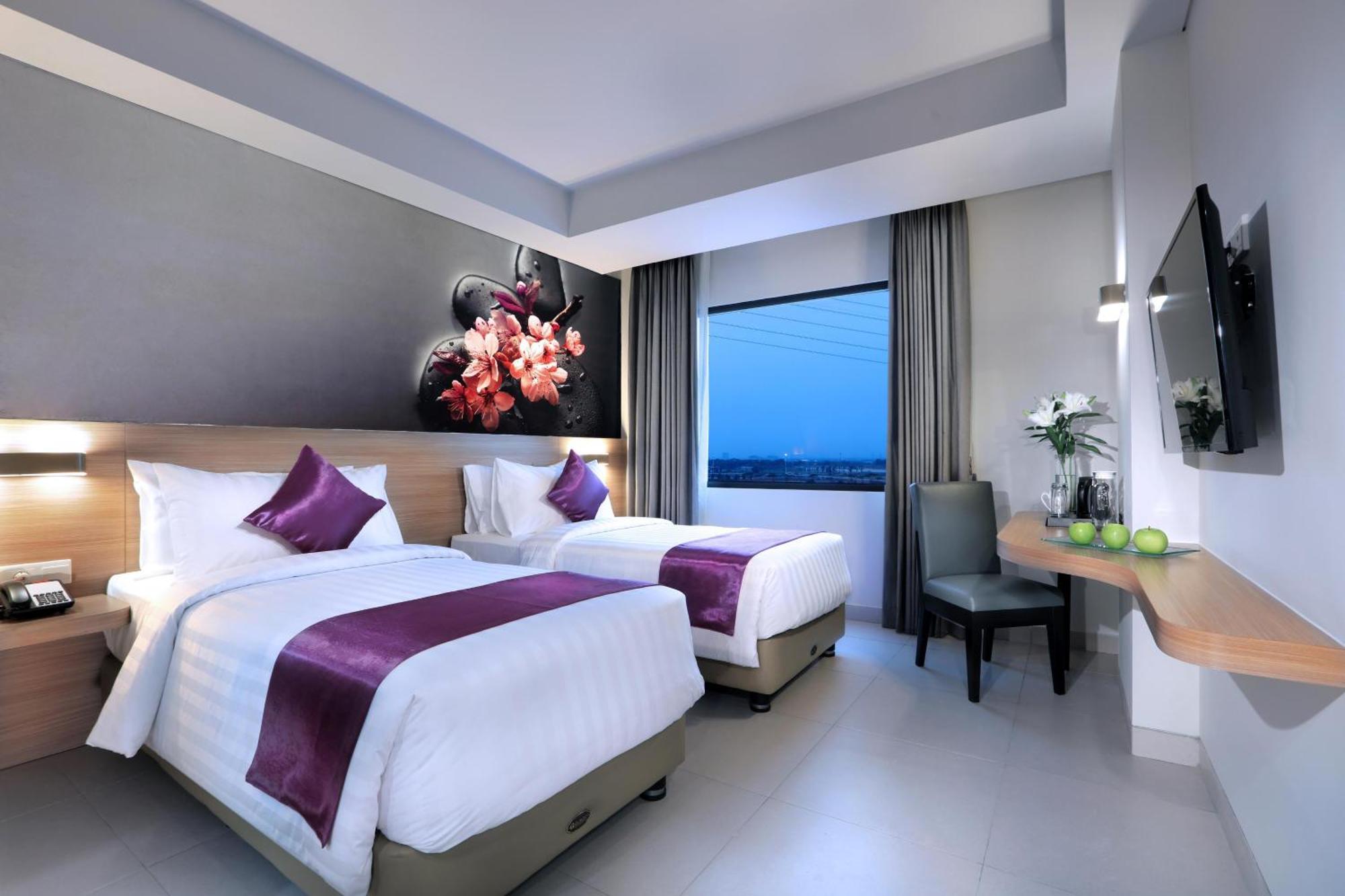 Hotel Quest Prime Cikarang By Aston Bekasi Esterno foto