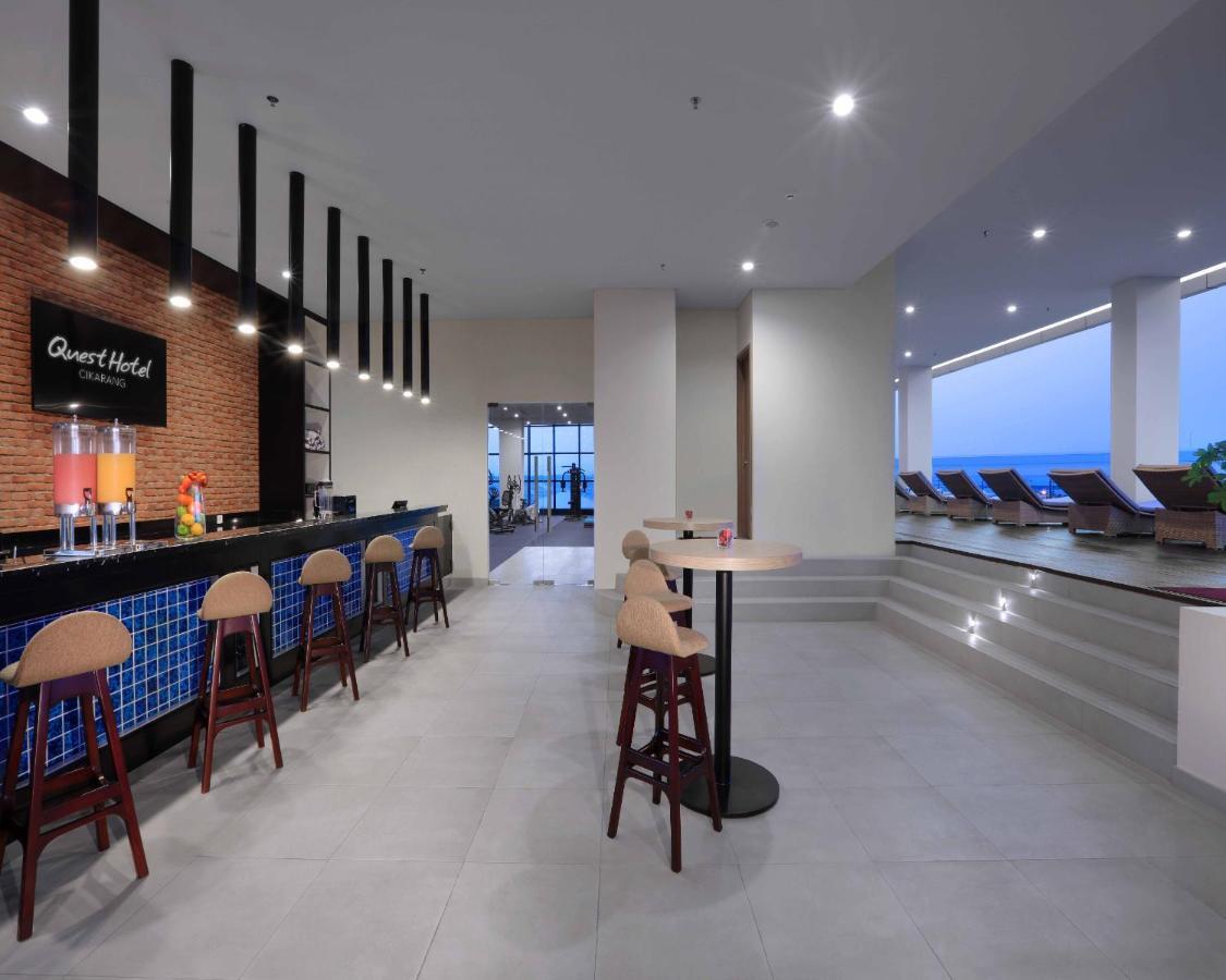 Hotel Quest Prime Cikarang By Aston Bekasi Esterno foto