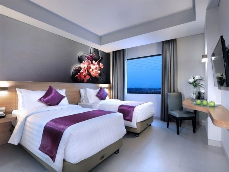 Hotel Quest Prime Cikarang By Aston Bekasi Esterno foto