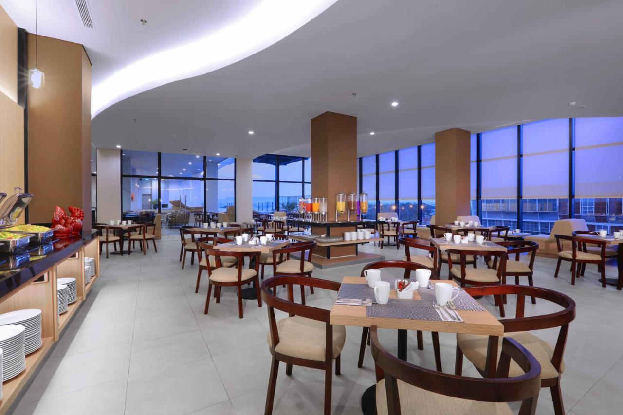Hotel Quest Prime Cikarang By Aston Bekasi Esterno foto