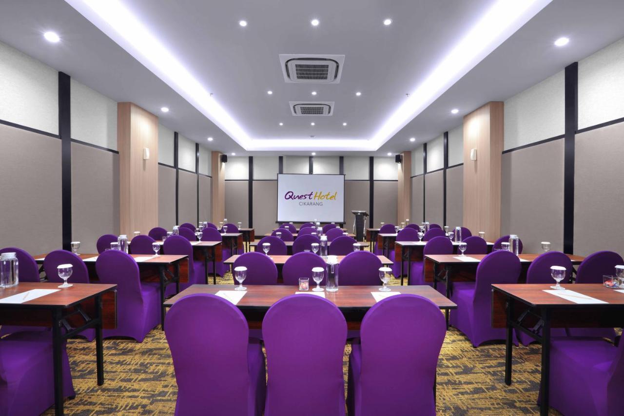 Hotel Quest Prime Cikarang By Aston Bekasi Esterno foto