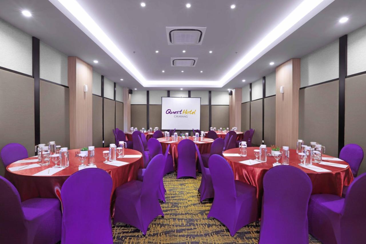 Hotel Quest Prime Cikarang By Aston Bekasi Esterno foto